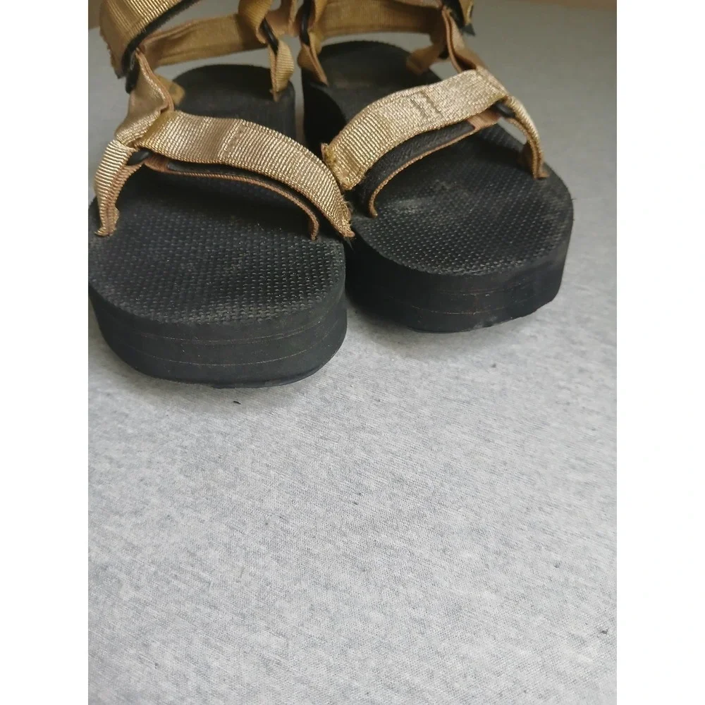 Teva Platform Sandals 8 Universal Flatform Comfort Cushioned Outdoor Hiking